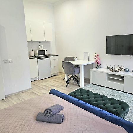 Designer Downtown Gem Daire Budapeşte Dış mekan fotoğraf