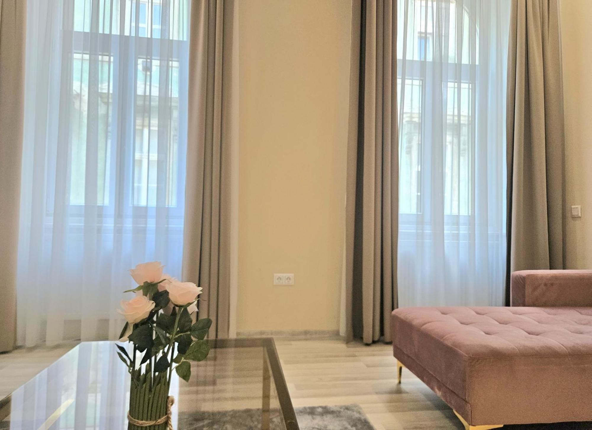 Designer Downtown Gem Daire Budapeşte Dış mekan fotoğraf