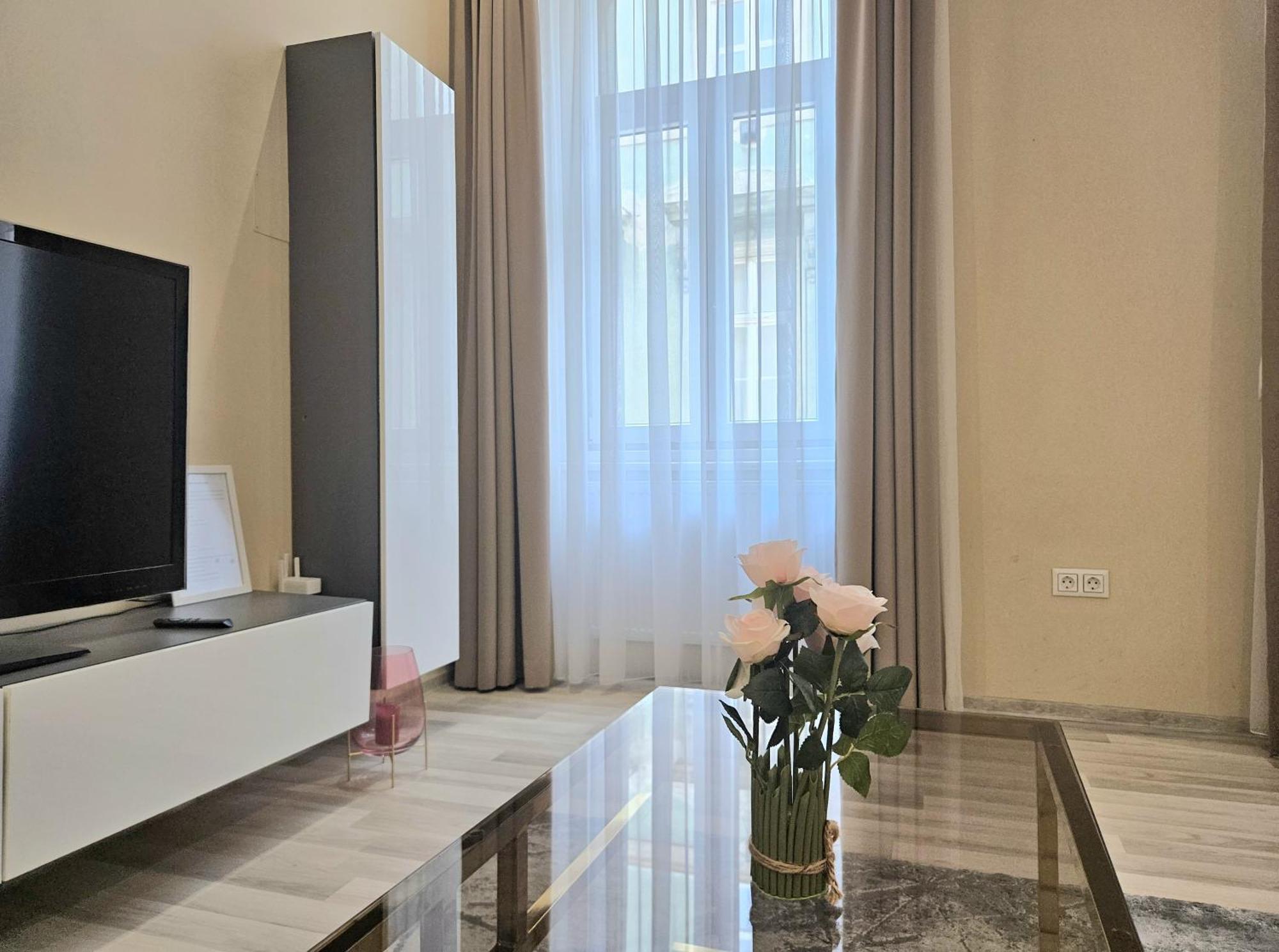 Designer Downtown Gem Daire Budapeşte Dış mekan fotoğraf