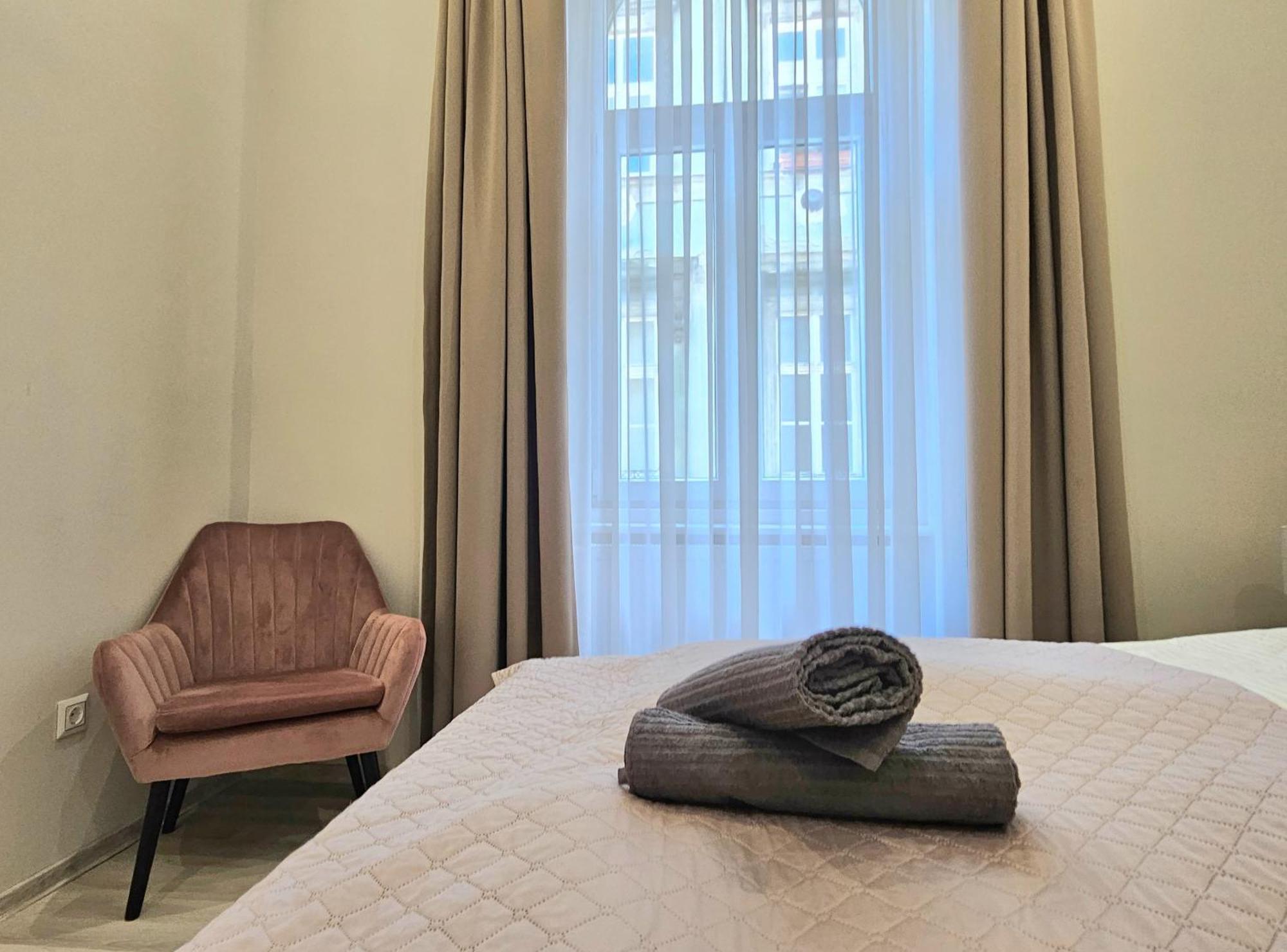 Designer Downtown Gem Daire Budapeşte Dış mekan fotoğraf