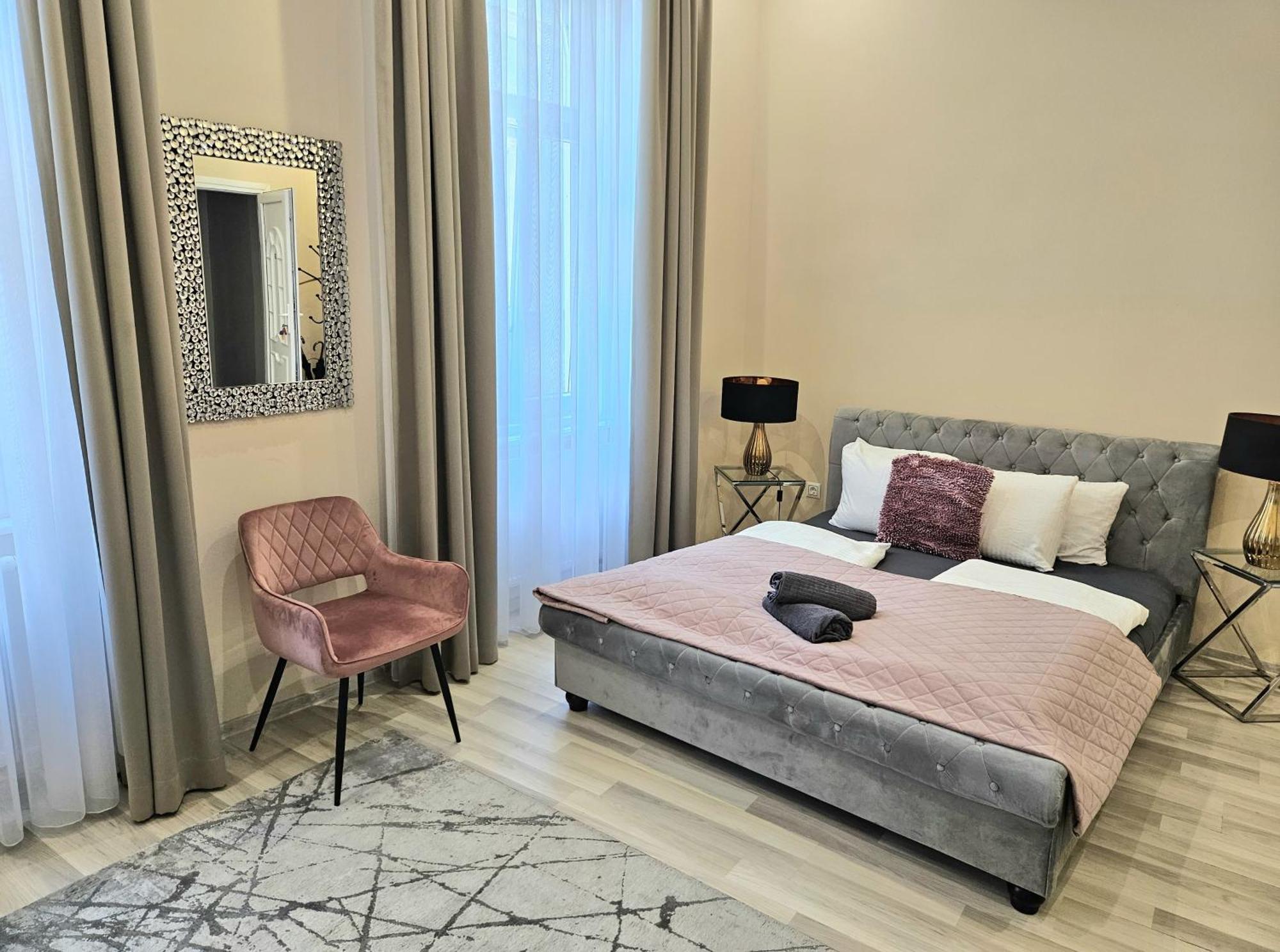 Designer Downtown Gem Daire Budapeşte Dış mekan fotoğraf