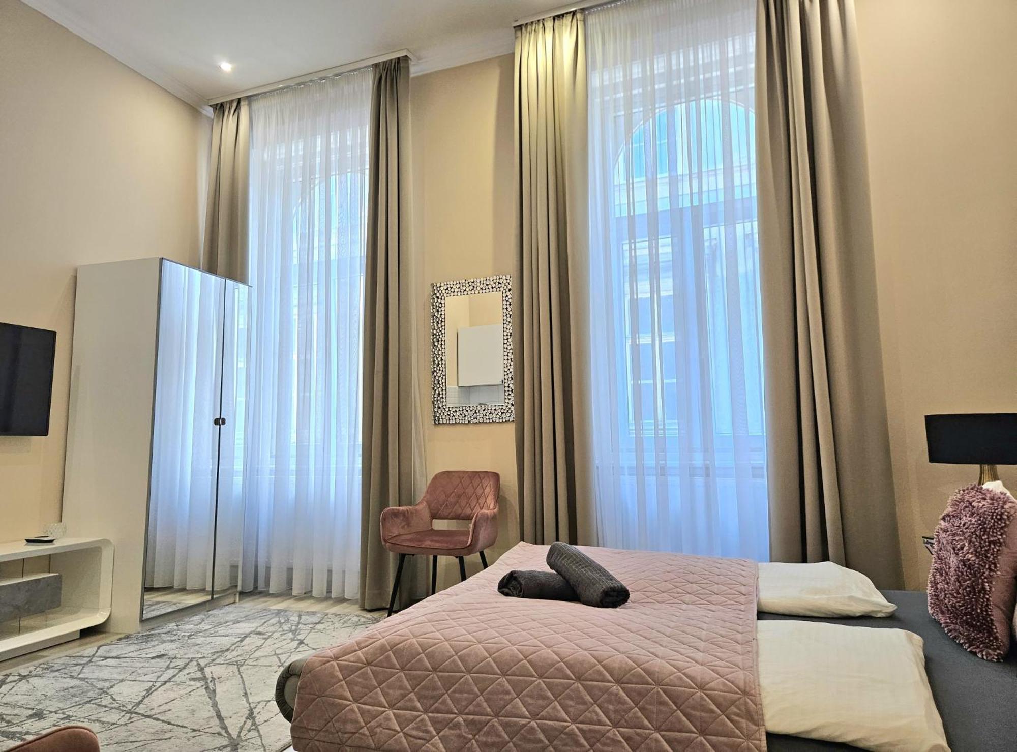 Designer Downtown Gem Daire Budapeşte Dış mekan fotoğraf